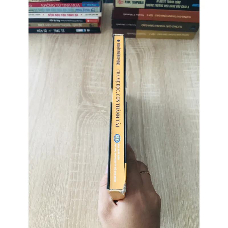 CHA MẸ ĐỌC CON THÀNH TÀI  1020349