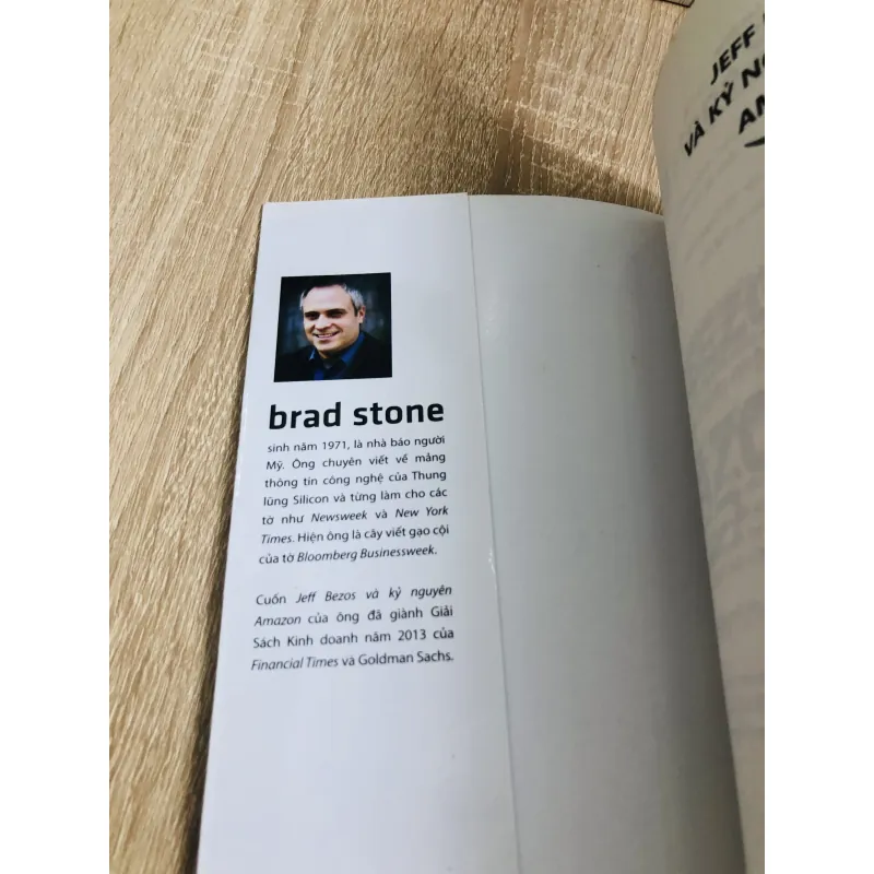 JEFF BEZOS VÀ KỶ NGUYÊN AMAZON 1004340