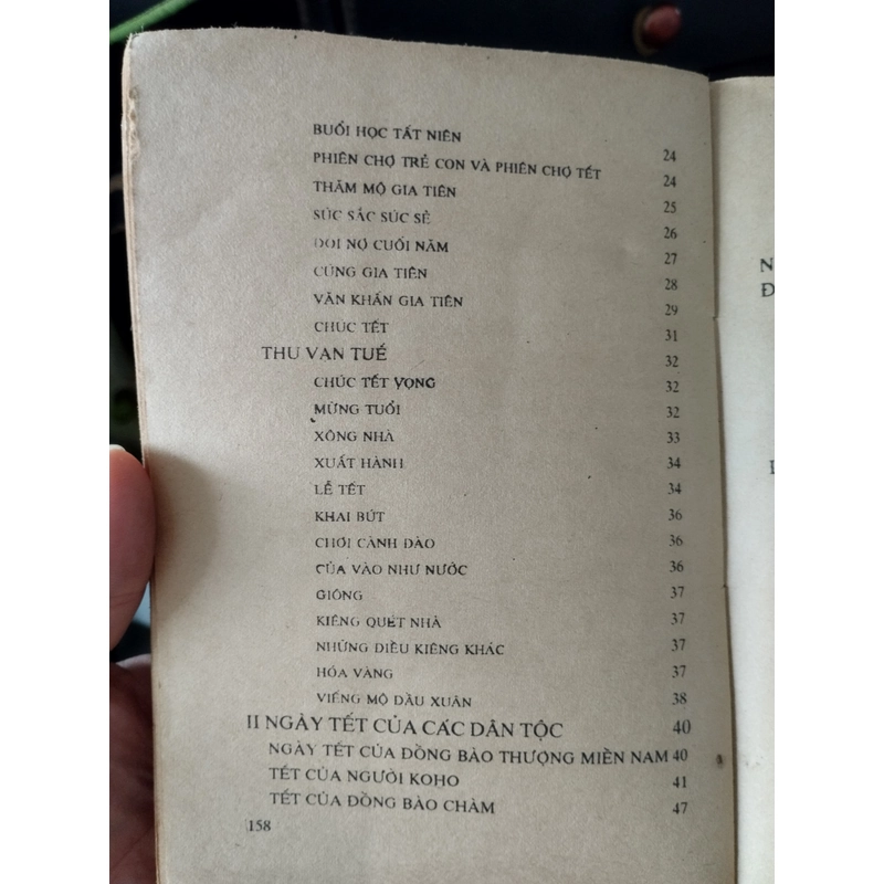 sách "Tìm hiểu Phong tục Việt Nam: Nếp cũ - Tết Lễ - Hội Hè".  546347