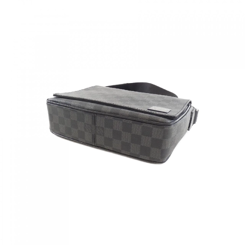Túi xách vai Louis Vuitton Damier Graphite District PM N42710 608776