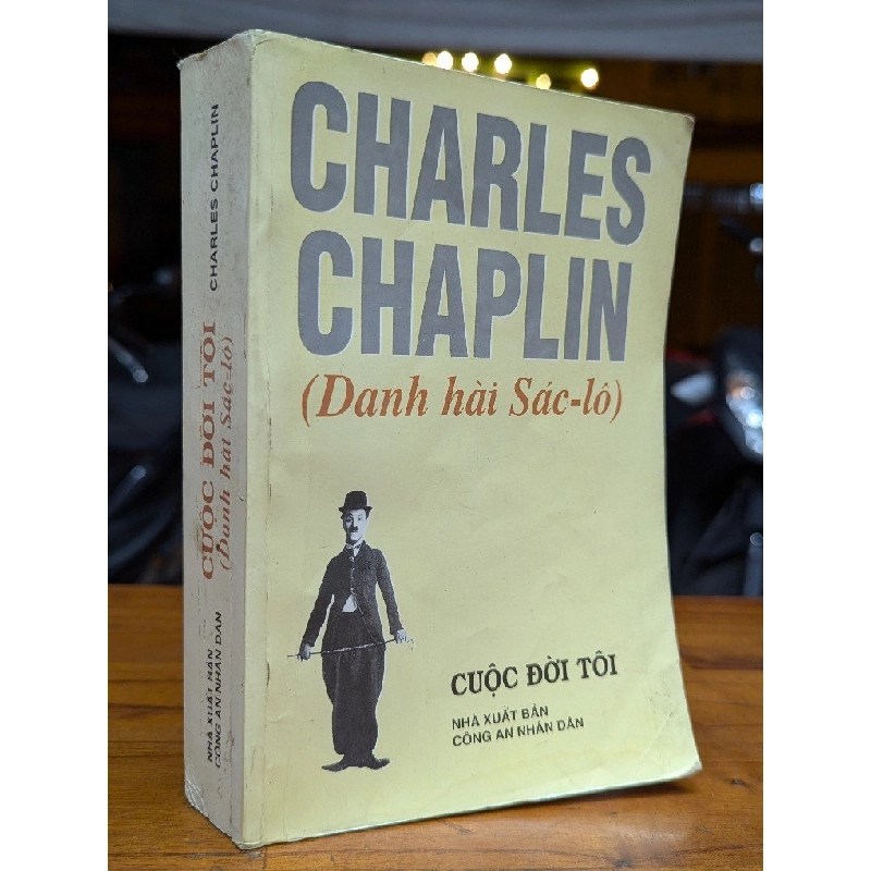 CHARLES CHAPLIN DANH HÀI SÁC LÔ - NGƯỜI DỊCH ĐOÀN DOÃN 209480