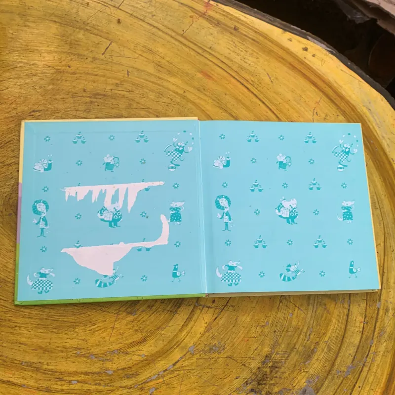 COW TAKES A BOW AND OTHER TALES 762221