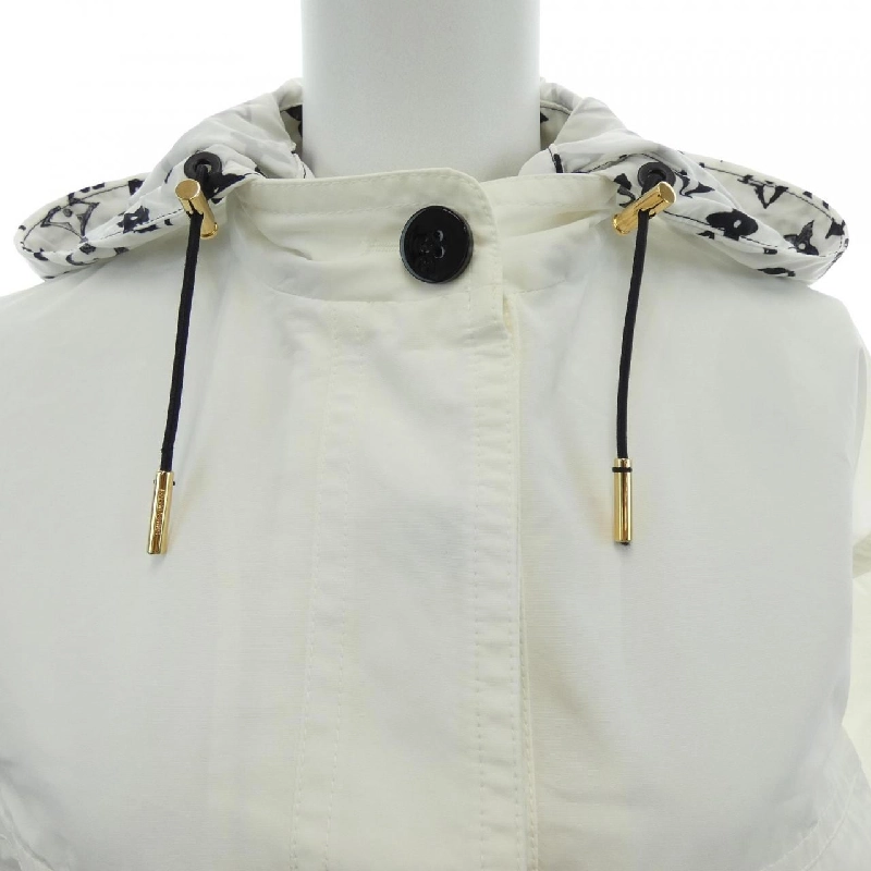 Áo khoác có mũ ngắn LOUIS VUITTON FIOW26FBP - Hàng hiệu Chính hãng 822788