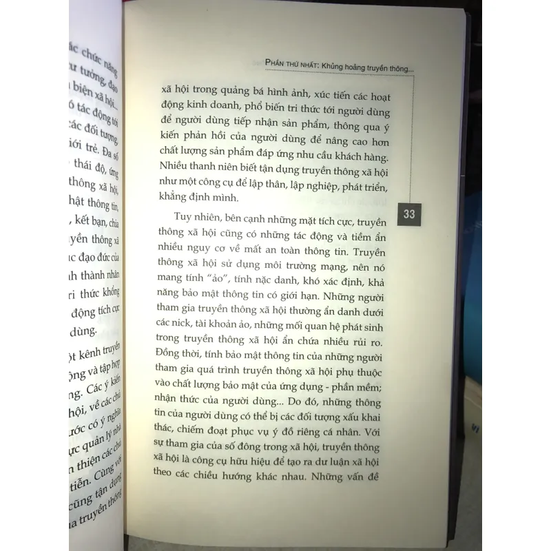 Quản trị, xử lý khủng hoảng truyền thông - Bài học quốc tế và vấn đề rút ra… 704337