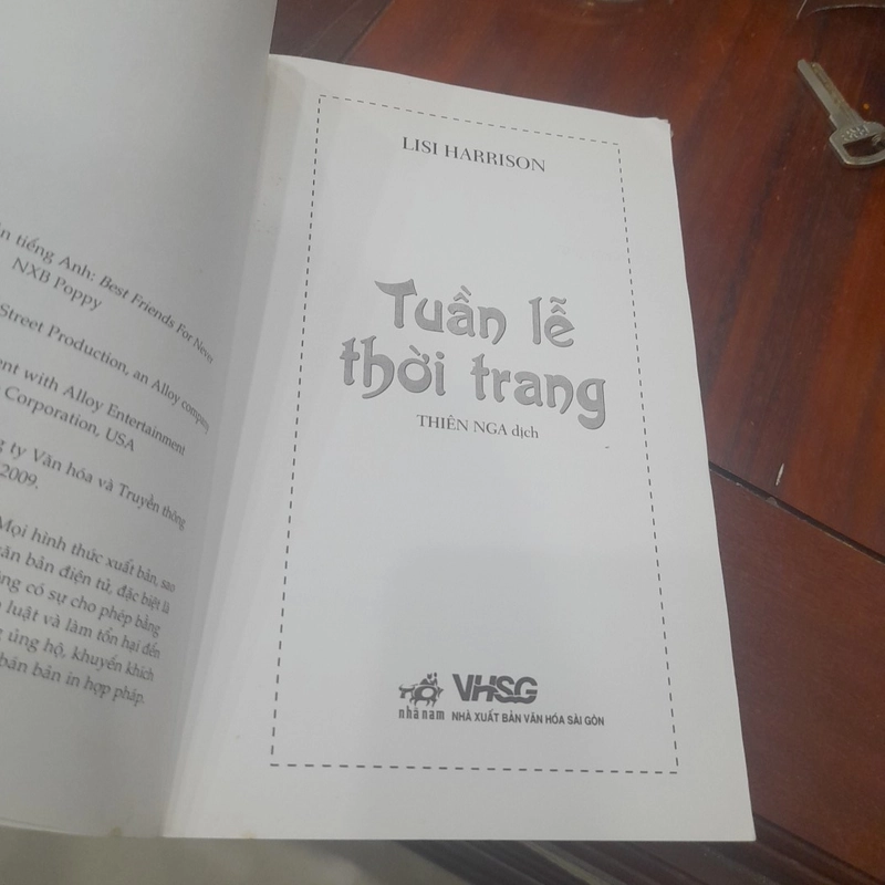 Lisi Harrison - TUẦN LỄ THỜI TRANG (sách nhã nam) 362646