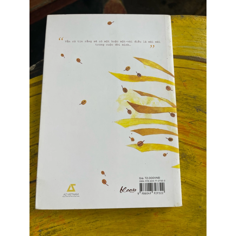 Ruy băng vàng phơ phất - Lax 475969