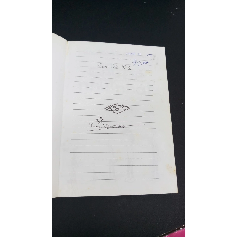 Nhật ký chú bé nhút nhát mới 80% có chữ ký, bẩn bìa, ố nhẹ 2010 HCM2811 Jeff Kinney VĂN HỌC 353579