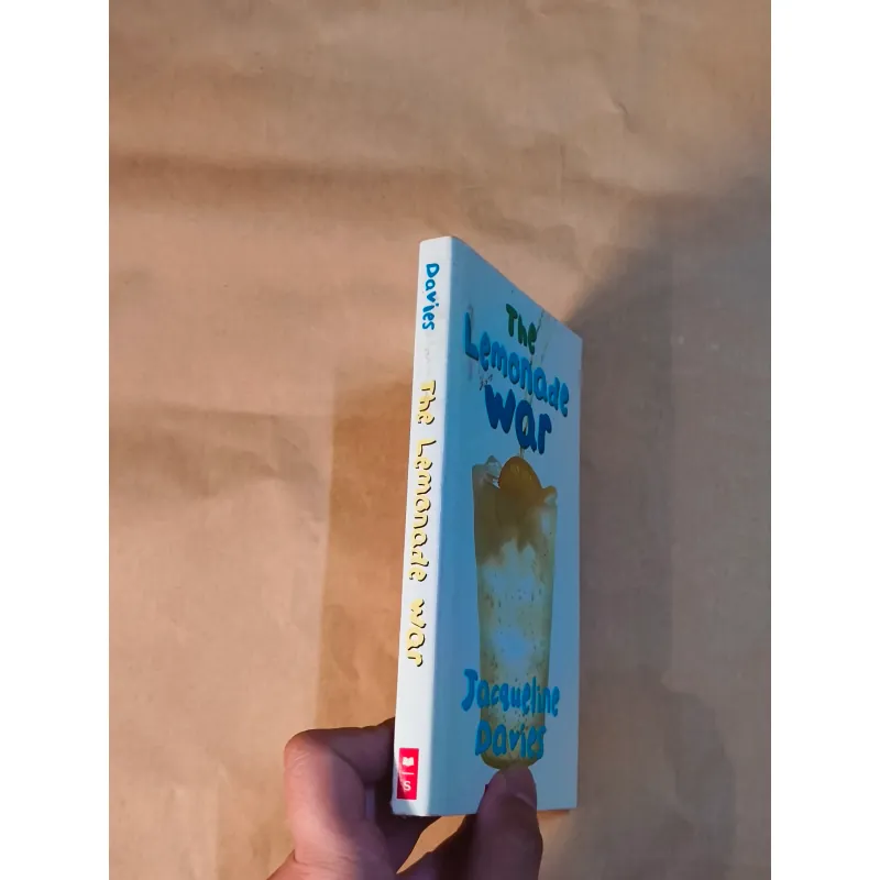 The Lemonade War	- Jacqueline Davies 999214