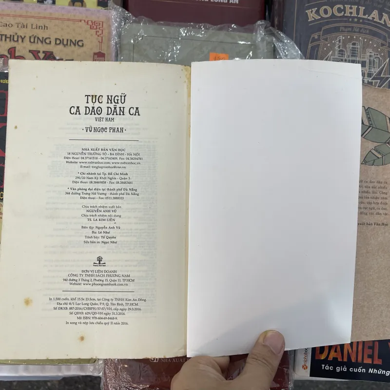Tục ngữ ca dao Việt Nam - Vũ Ngọc Phan  1034775