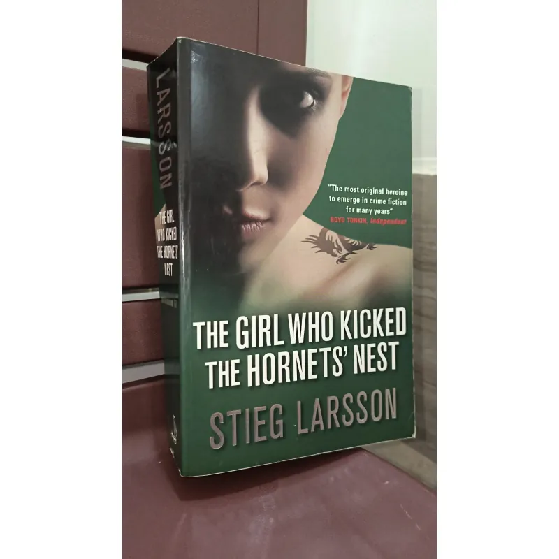 The Girl Who Kicked the Hornets' Nest (khổ lớn) 932536