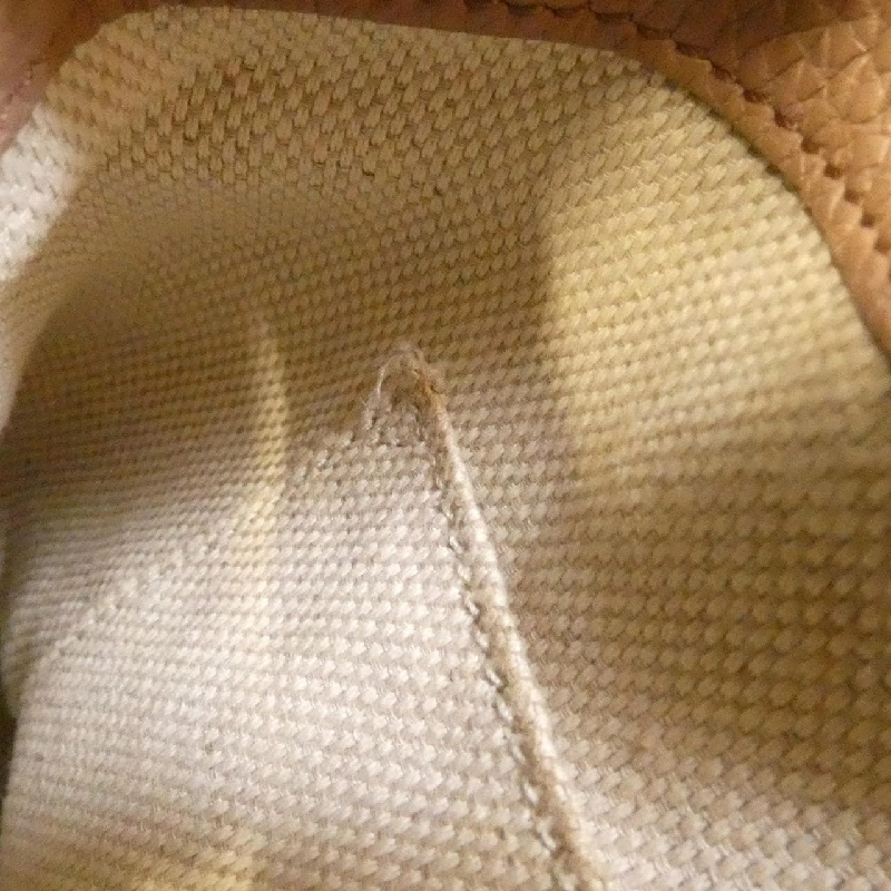 Túi xách vai Gucci 387043 A7M0G 609751