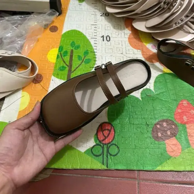 Sục nữ mũi vuông 2 quai ngang da lì, đế 2cm 928671