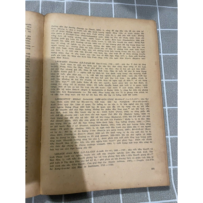 TỪ ĐIỂN TÁC GIA VĂN HỌC VÀ SÂN KHẤU NƯỚC NGOÀI - HỮU NGỌC (SÁCH KHỔ LỚN) 452482