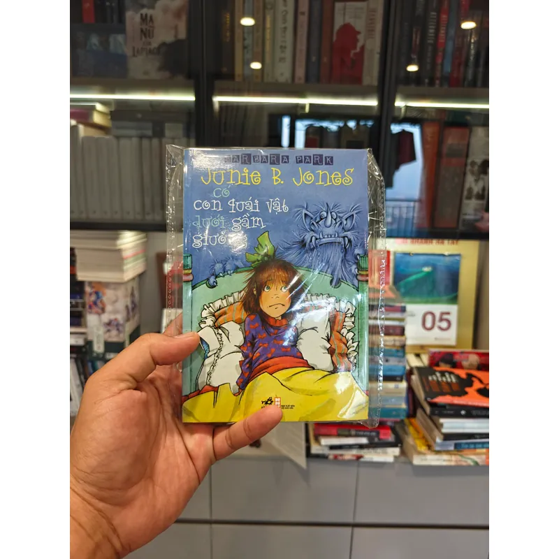 Junie B Jones Có con quái vật dưới gầm giường  707500