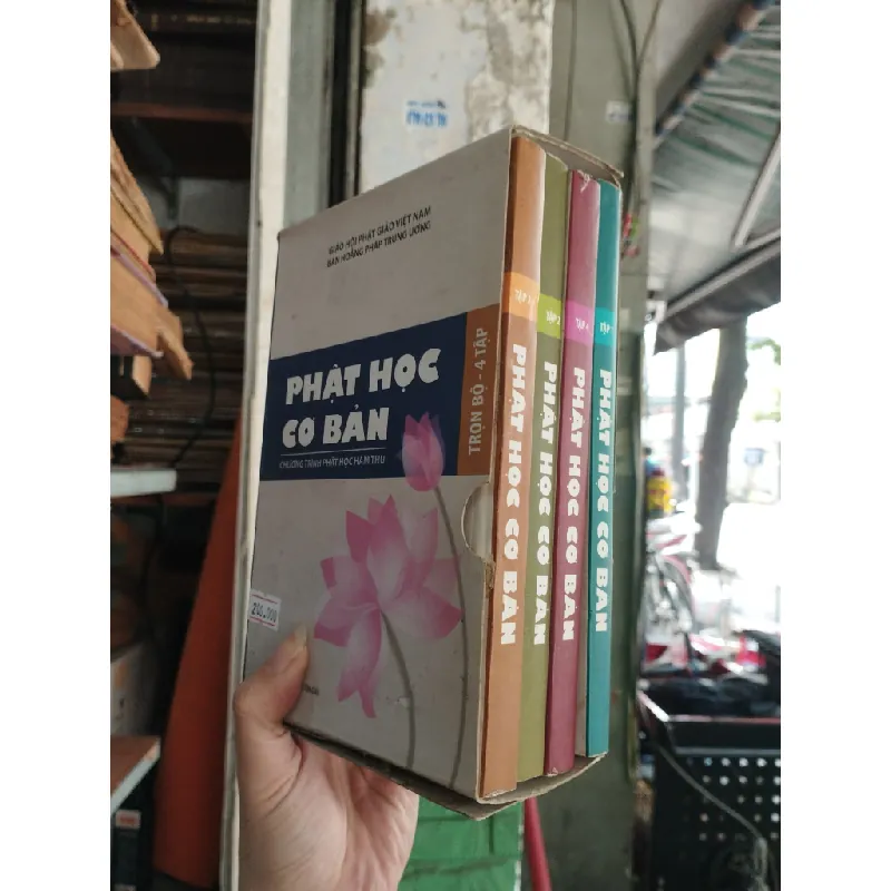 Phật học cơ bản ( bộ 4 tập ) - Ban Hoằng Pháp Trung Ương 501426