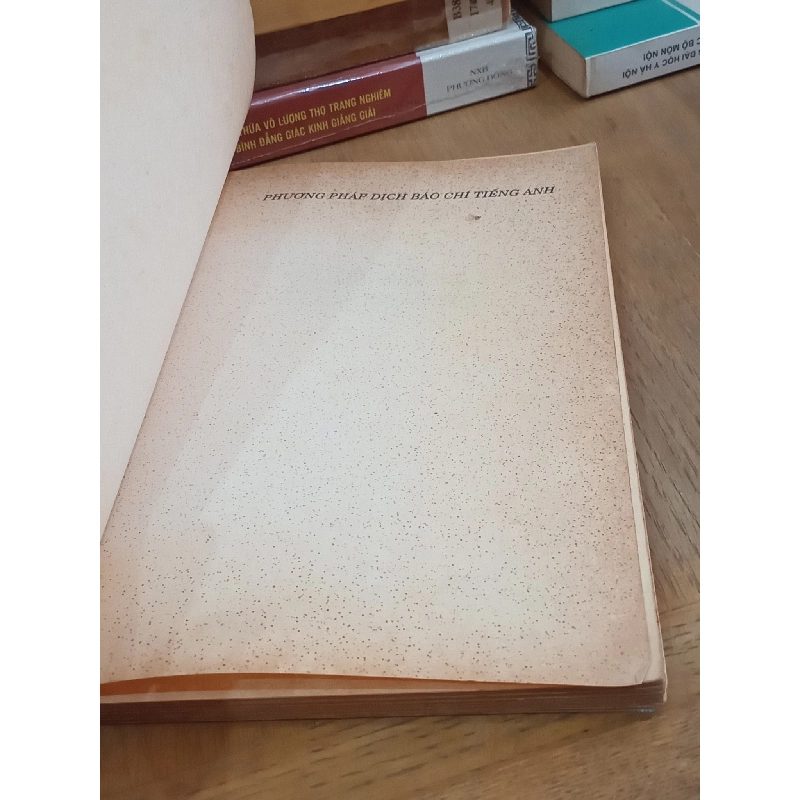 Phương pháp dịch báo chí tiếng Anh - Lê Đình Bì 758818