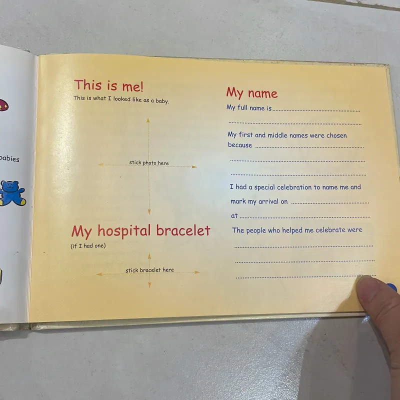 NGOẠI VĂN tiếng anh trẻ em : Baby’s First Year - nhật kí đầu đời của con - sách kinh điển 1027841