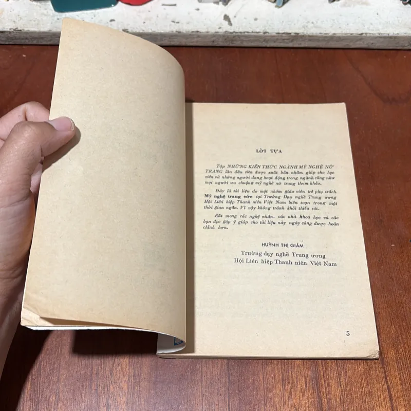 II Nữ Trang: Kiến Thức Mỹ Nghệ Nữ Trang (Kỹ Thuật Cần Hột) - Hoàng Ngọc Vượng - 1989 751389