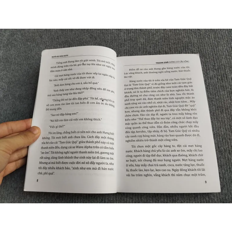 THÀNH PHỐ KHÔNG CÓ CẦU VỒNG - NGUYỄN HỮU PHÙNG NGUYÊN 568159