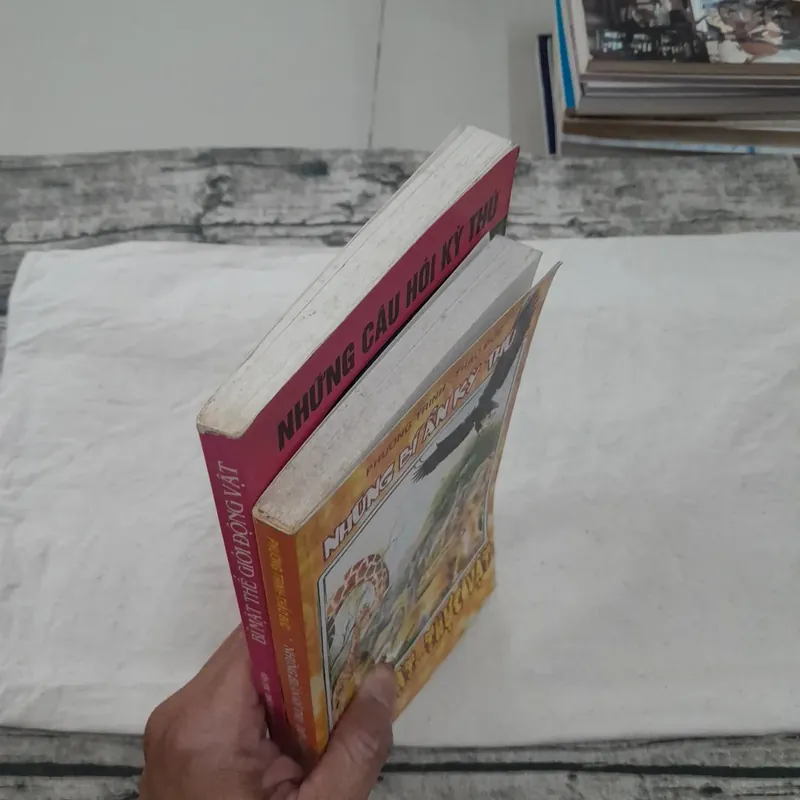 Những câu hỏi bí mật kỳ thú động vật thực vật. 2 quyển.  596085