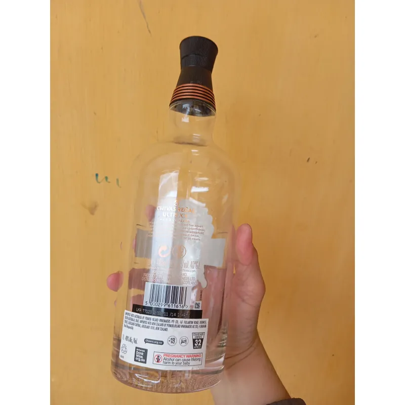 Vỏ chai rượu ngoại Chivas 20 989846