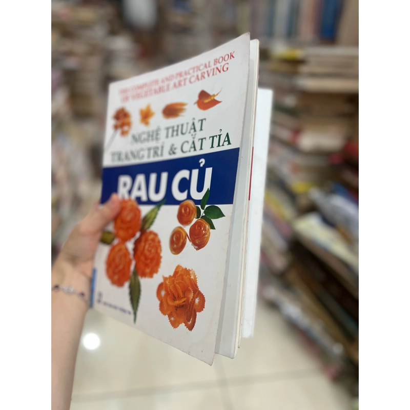 Combo 2 cuốn Nghệ thuật trang trí & cắt tỉa Trái Cây và Rau Củ 473221