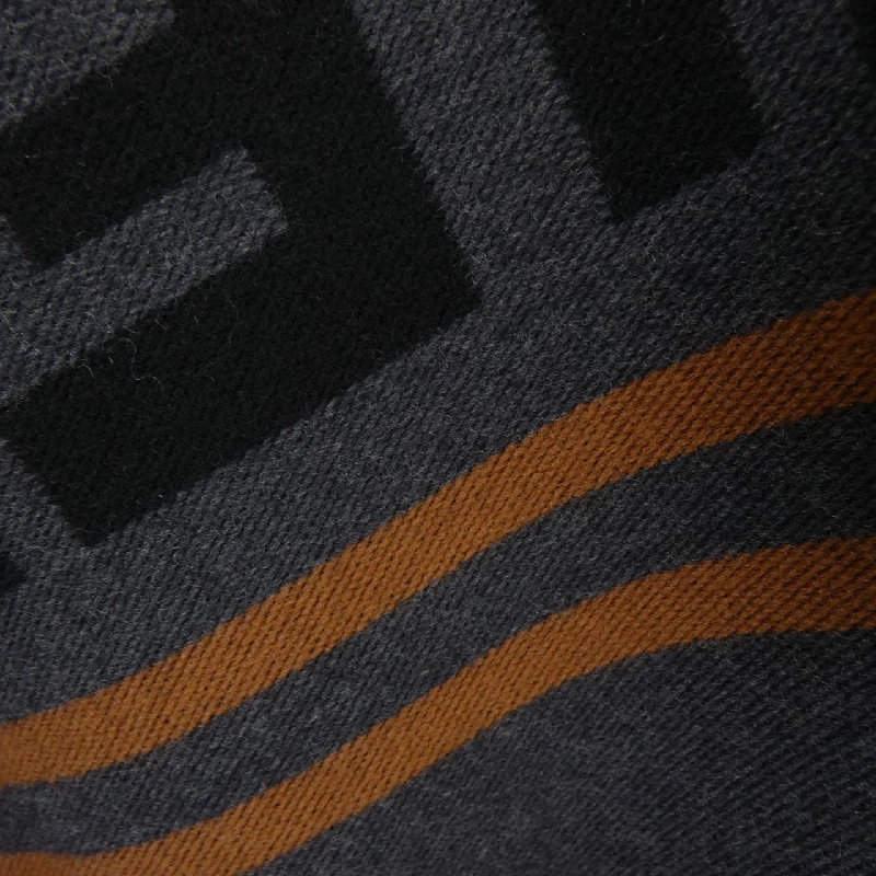 【Mã giảm giá】FENDI Cape 640993