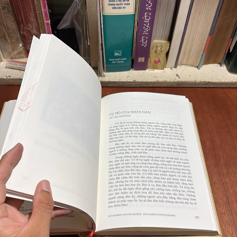 II Hồ Chí Minh Với Văn Nghệ Sĩ (Tập 4) - 2012 1009174