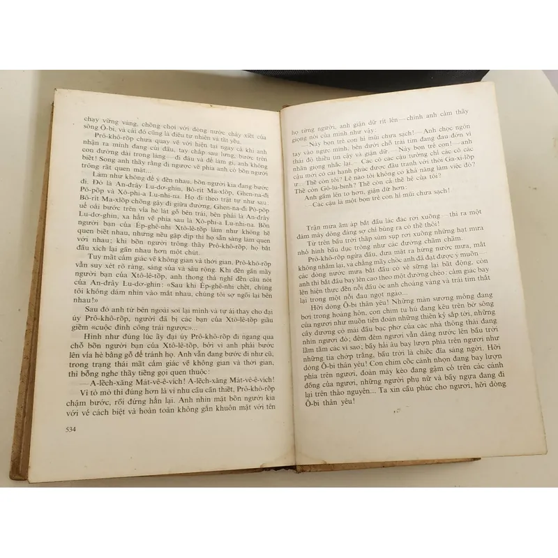 CÂU CHUYỆN VỀ ANH LÀ THẾ - nhà văn Nga Vil Lipatov 713097