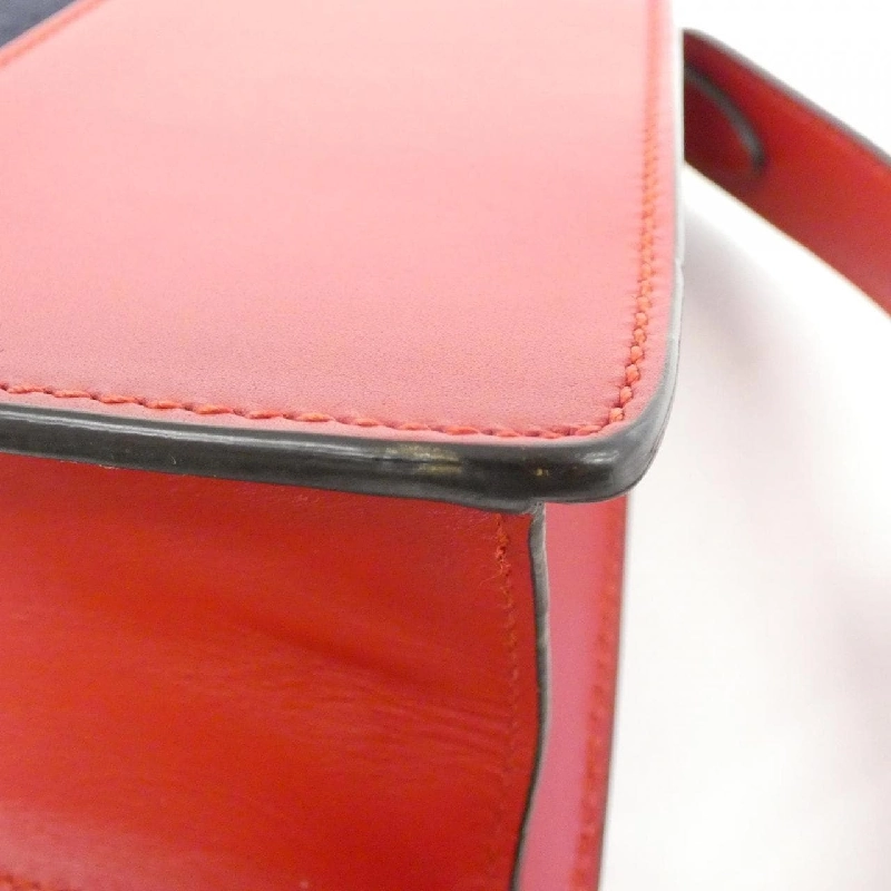 Túi xách vai Gucci SYLVIE 421882 CVLEG 609435