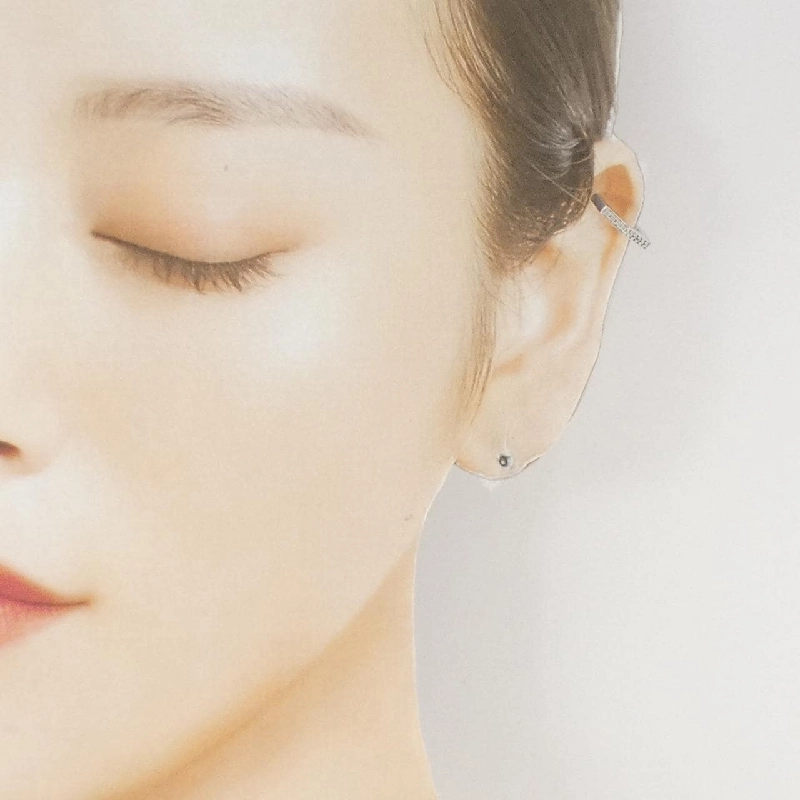 Hirotaka Octagon Ear Cuff 0.07CT Một bên - Hàng hiệu Authentic 844434