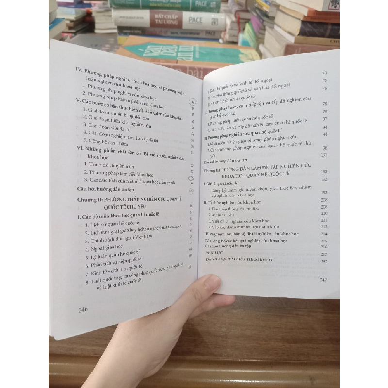 Giáo trình phương pháp nghiên cứu quan hệ quốc tế (dành cho hệ đại học và sau đại học) - GS.TS. Vũ Dương Huân 494275