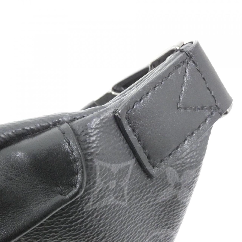 Túi đeo chéo Louis Vuitton Monogram Eclipse Discovery Bum Bag PM M46035 613380