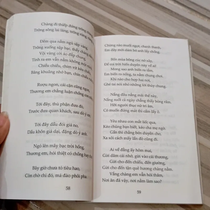 Tục yca dao Việt Nam chọn lọc 971317