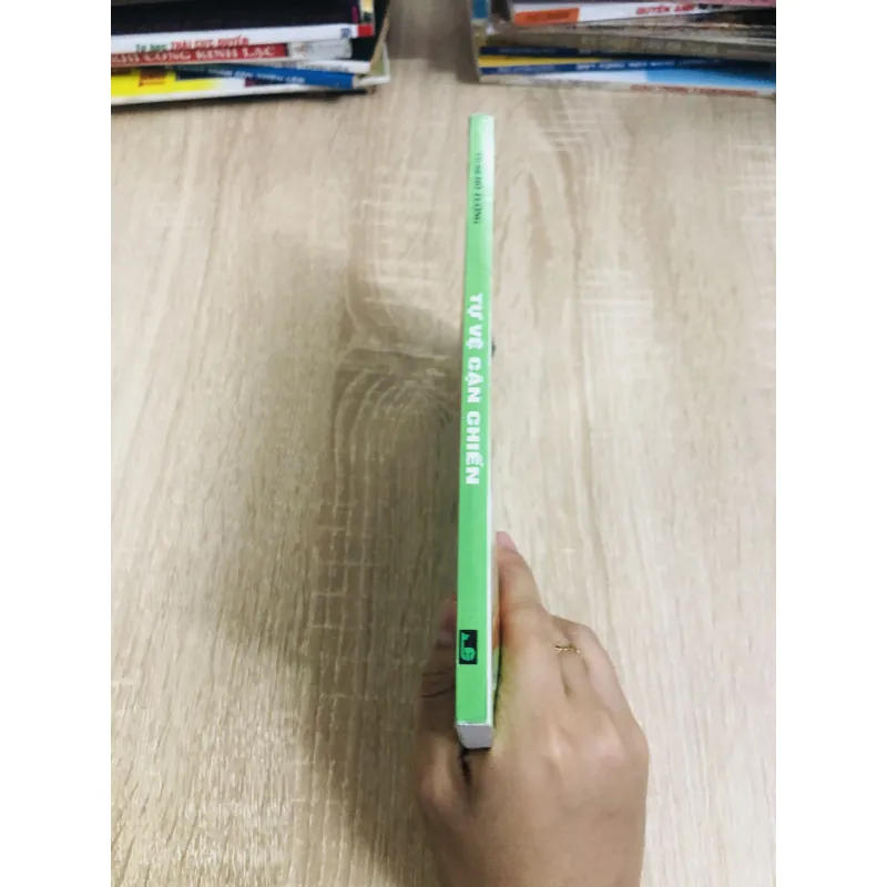 TỰ VỆ CẬN CHIẾN  1043787