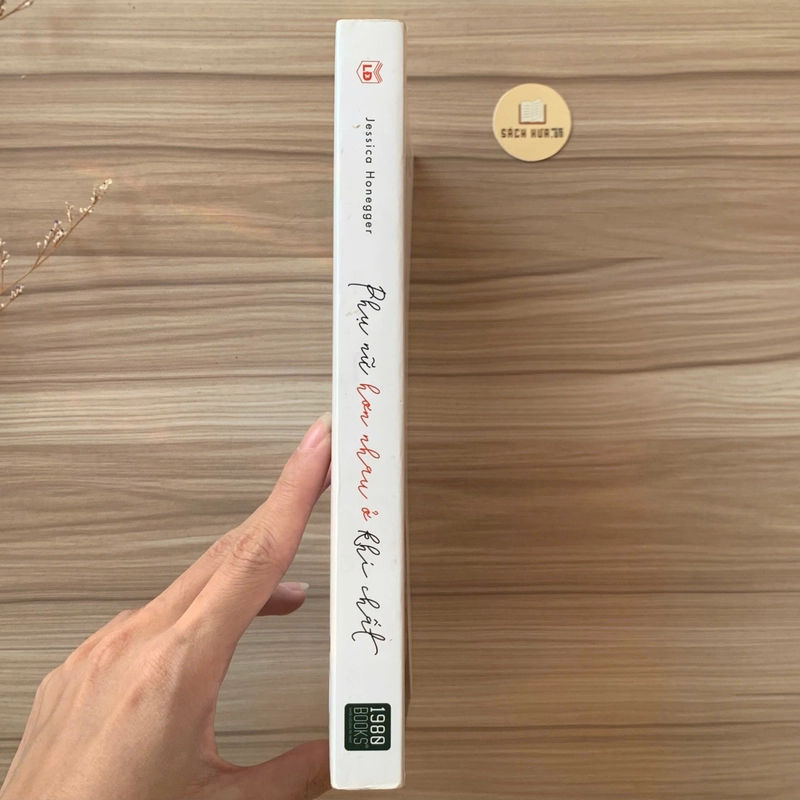 Cuốn sách Phụ Nữ Hơn Nhau Ở Khí Chất – Jessica Honegger (NYX Trần dịch) 540922