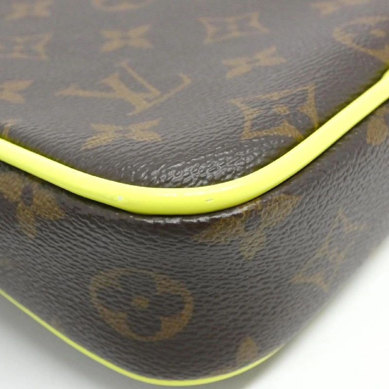 Túi đeo vai Louis Vuitton Monogram Christopher Wearable Wallet M80793 613767