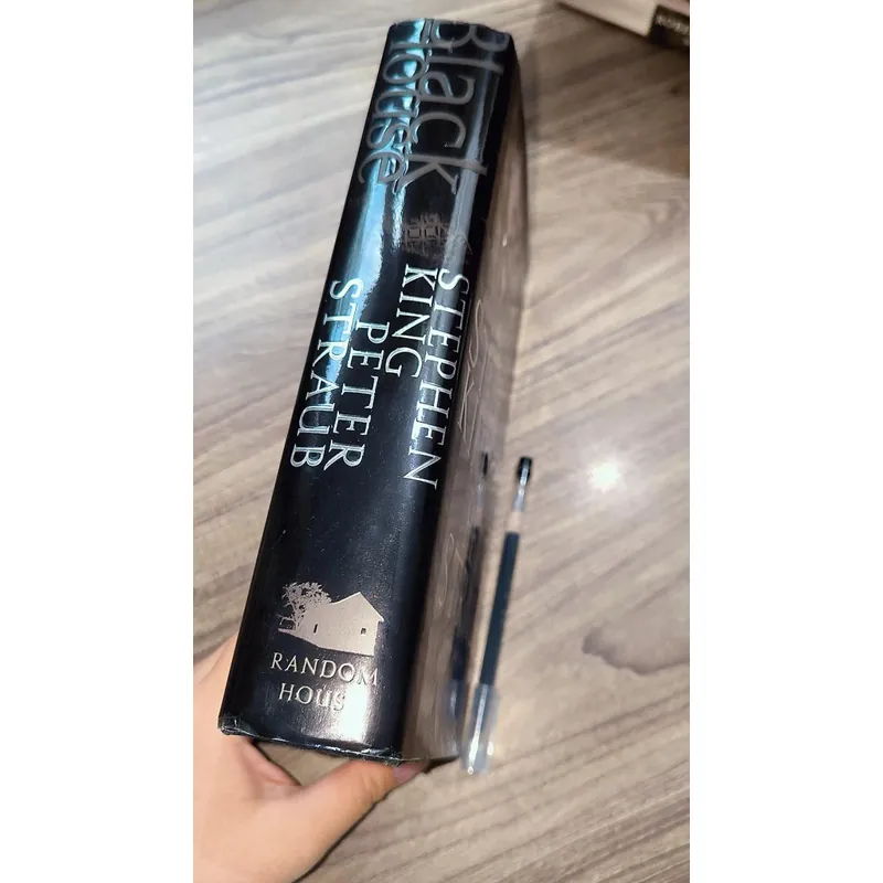 Black House
By Stephen King (khổ lớn, bìa cứng siêu hiếm) 723266
