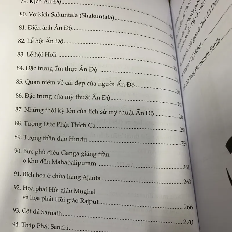 100 điều nên biết về lịch sử và văn hoá ấn độ.  715244