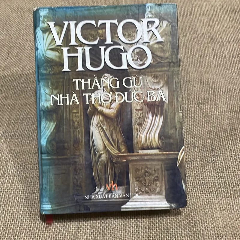 Thằng gù nhà thờ Đức Bà - Victor Hugo -  bìa cứng  563907