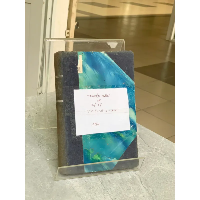 TRUYỆN NGẮN VÀ KÝ SỰ - PHẠM MẠNH HÙNG & VÕ MINH PHÚ (NGƯỜI DỊCH) 931072