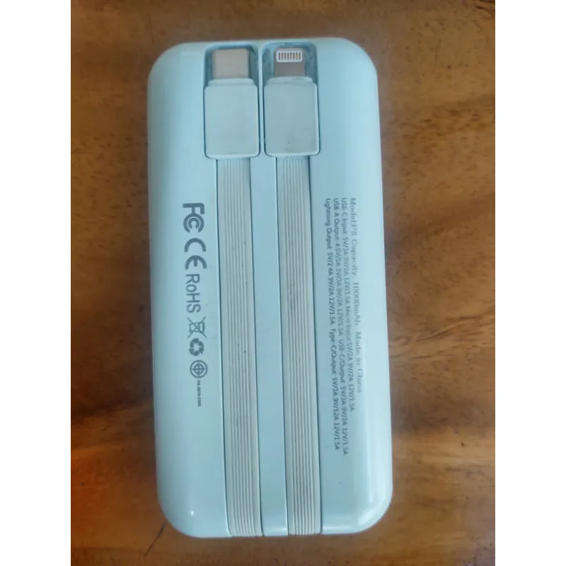Pin sạc dự phòng dung lượng 9000/10000mAh còn 90% 591305
