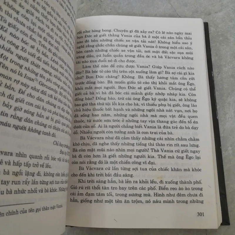 BÔNG HỒNG VÀNG VÀ BÌNH MINH - K.PAUXTÔPXKI 784339