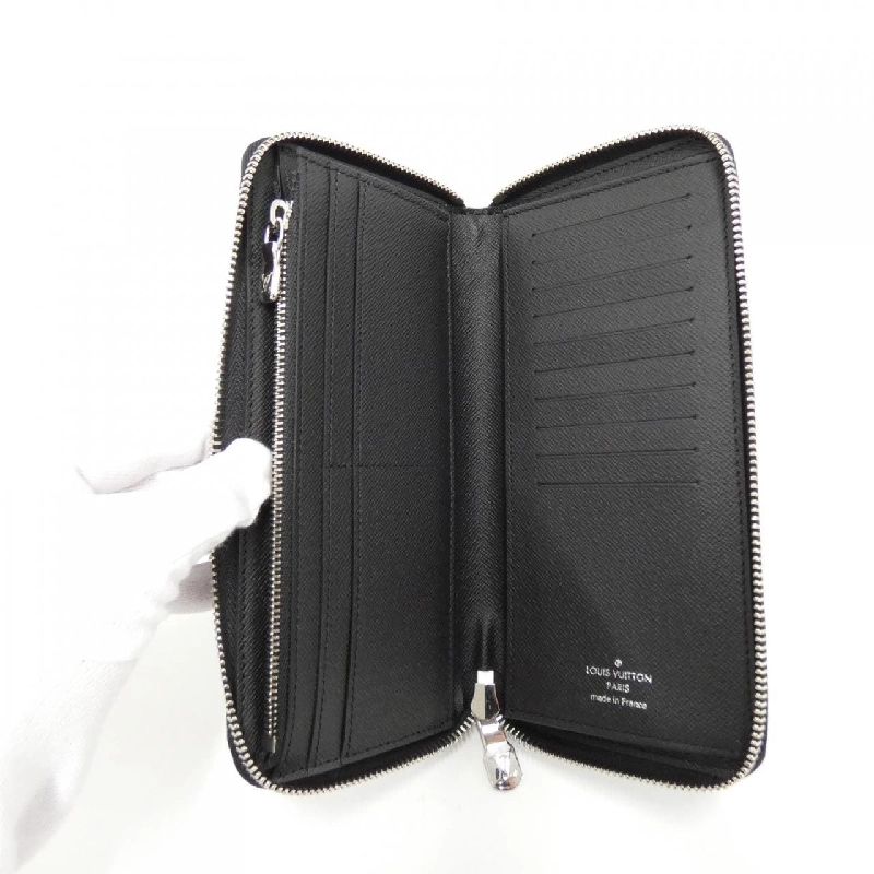 Ví Louis Vuitton Taiga Zippy Wallet Vertikal M30503 622277