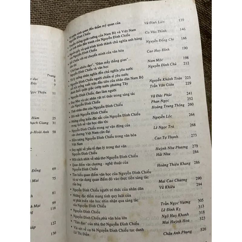 Nguyễn đình Chiểu: tác gia và tác phẩm sức khổ lớn- 700 trang  933845