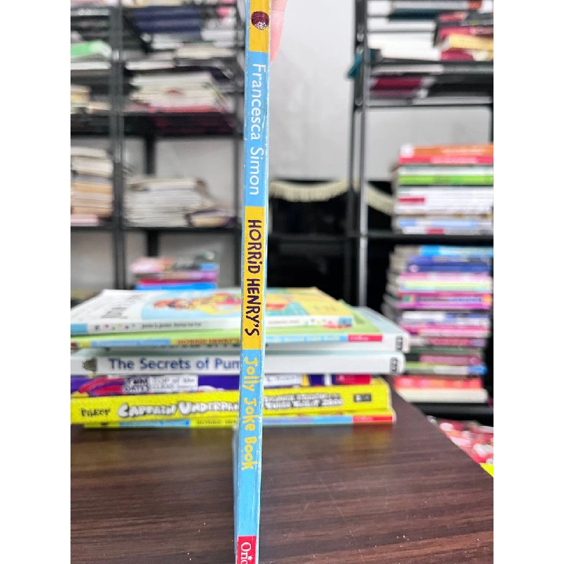 Horrid Henry's Jolly Joke Book - Francesca Simon, Illustrated by Tony Ross 936197