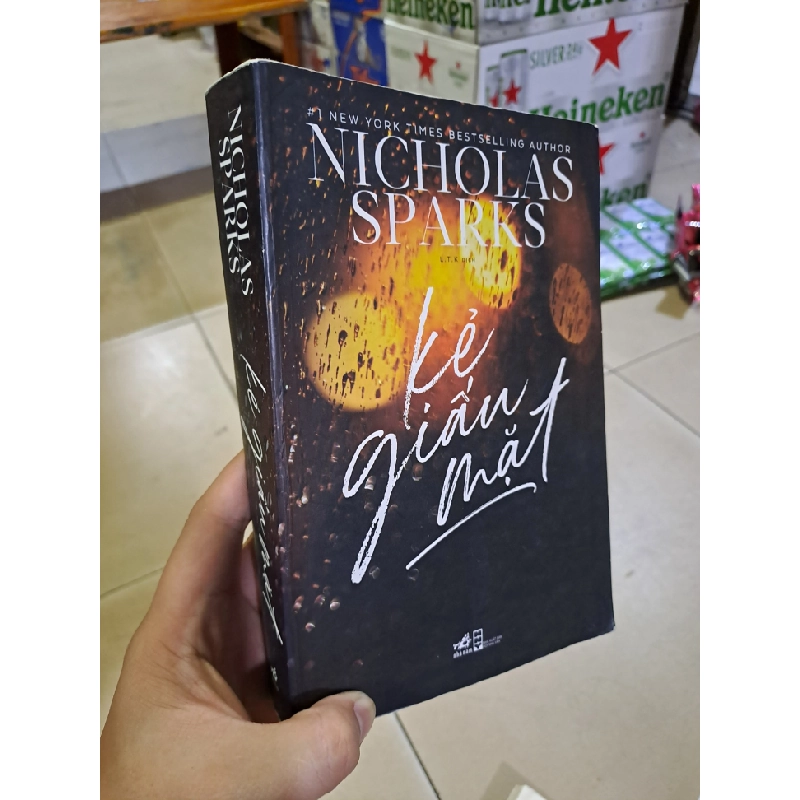 Kẻ giấu mặt Nicholas Sparks mới 90% 2018 HCM0308 Văn học nước ngoài 523867