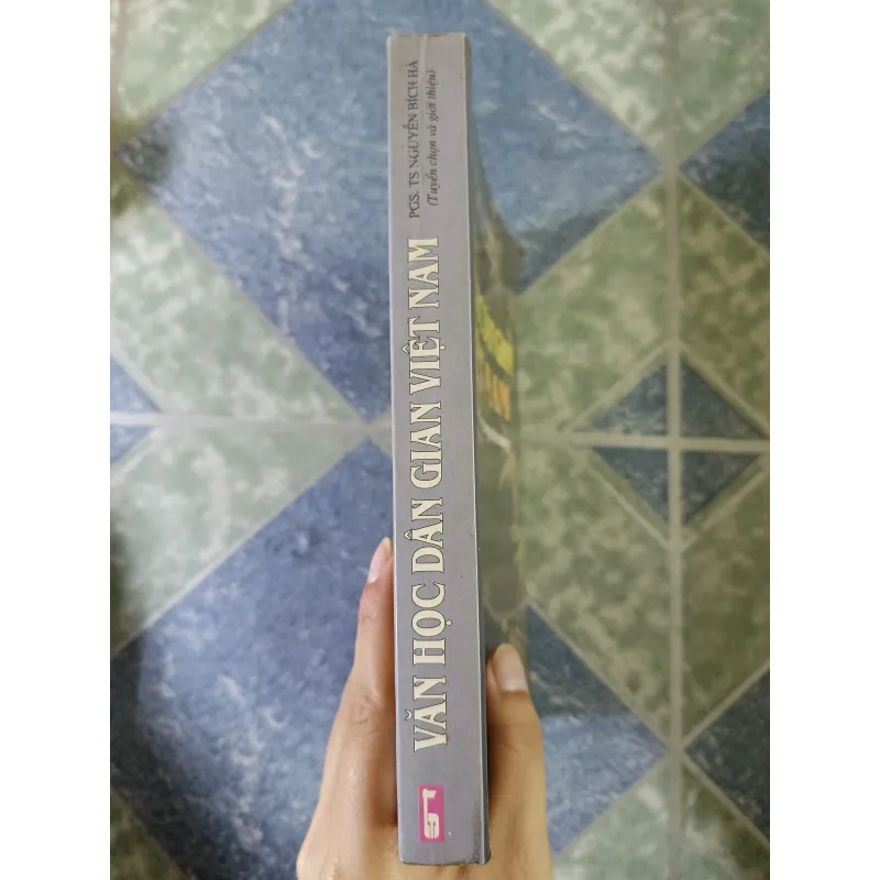 Văn học dân gian Việt Nam - Tác phẩm dùng cho nhà trường 697148