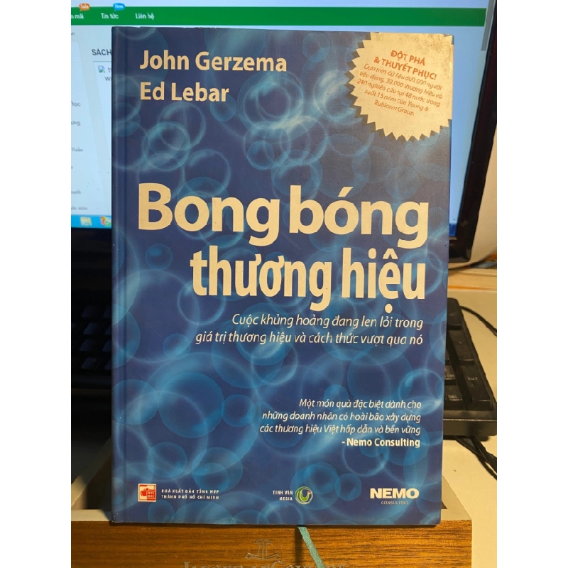 [Phiên Chợ Sách Cũ] Bong Bóng Thương Hiệu (bìa cứng) - John Gerzema, Ed Lebar 0506 467632
