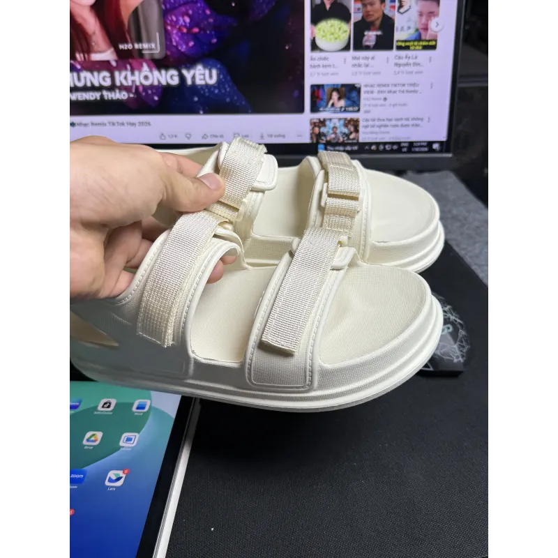 Dép Quai Hậu Đi Học Nữ Size 38 789257